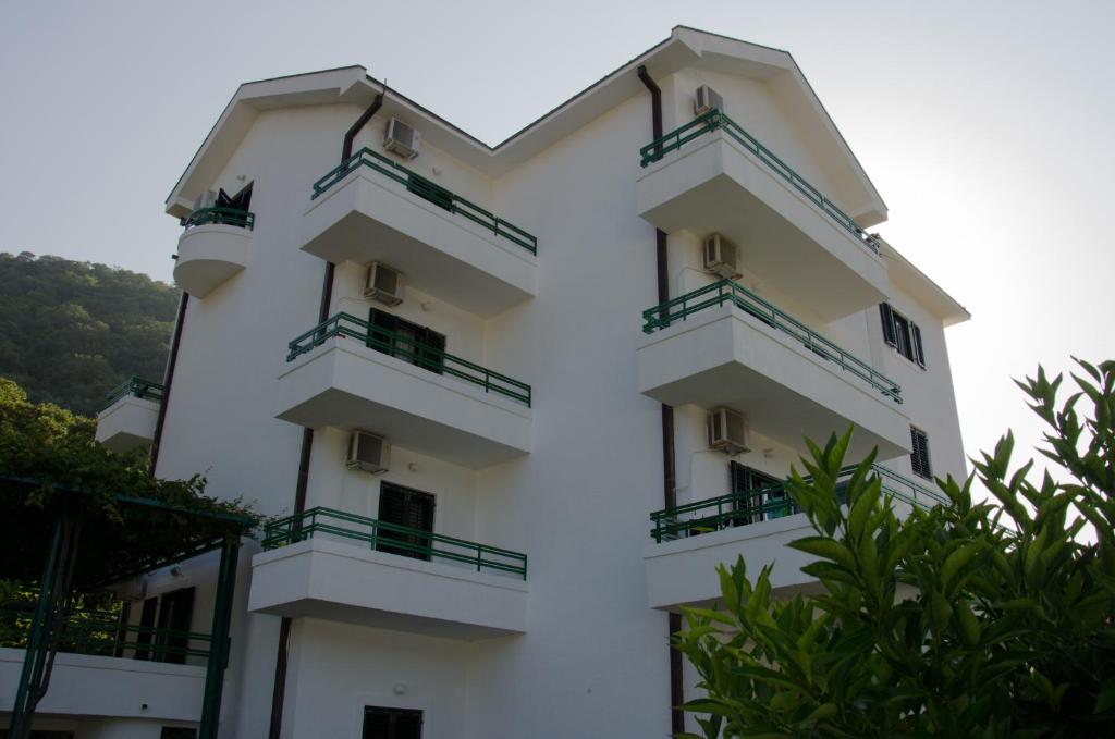 ВИЛА РЕНОМЕ